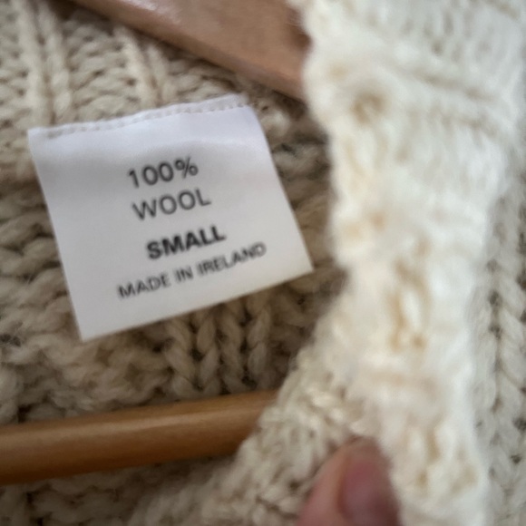 Vintage Irish wool sweater size small - Picture 2 of 4